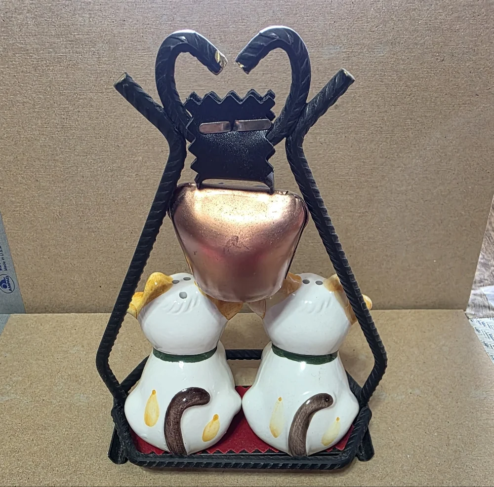 Vtg Austrian Alps Cow Salt Pepper Shaker Set #222